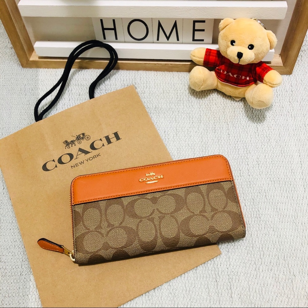 ❌SOLD❌New Coach Wallet 🍊